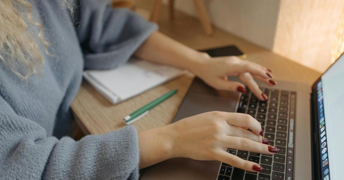 La Cátedra USC-Plexus lanza un certamen literario que prohíbe el uso de la inteligencia artificial, CostaCx